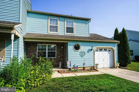 309 Stonehouse Ln, Mullica Hill, NJ 08062