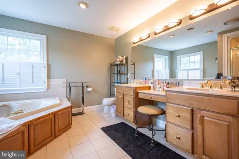 Bath - 710 Nicole Dr, Mickleton, NJ 08056 photo 2 of 4