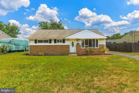 1037 Monmouth Rd, Woodbury, NJ 08096