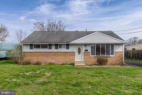 1037 Monmouth Rd, Woodbury, NJ 08096
