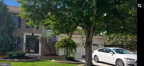 5 Olympia Ln, Sicklerville, NJ 08081