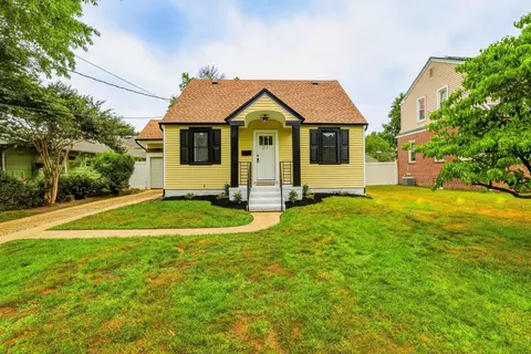 21 Cedar Ave, Westville, NJ 08093