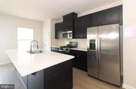 31 Roundstone Run, Swedesboro, NJ 08085