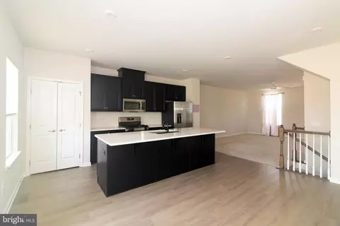 31 Roundstone Run, Swedesboro, NJ 08085