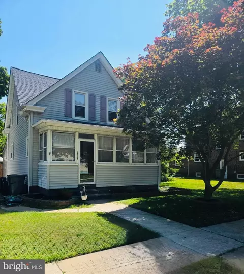 579 N Delaware St, Paulsboro, NJ 08066