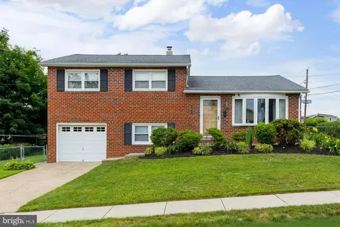 202 N 4th St, National Park, NJ 08063