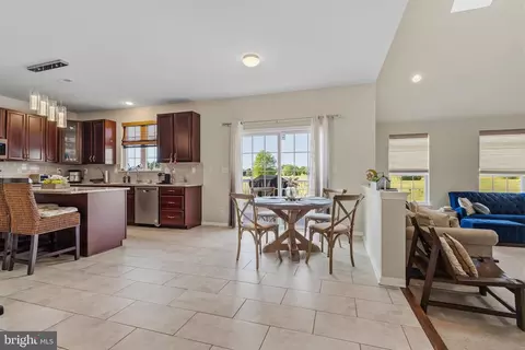 Entry Way - 728 Farmhouse Rd, Mickleton, NJ 08056 photo 5 of 10