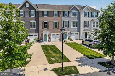 607 Evelyn Way, Woolwich Township, NJ 08085