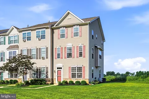 402 Aura Rd, Glassboro, NJ 08028