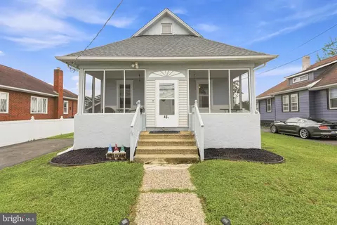 46 W Broad St, Gibbstown, NJ 08027