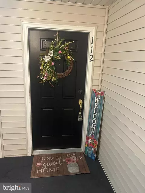 112 Lionheart Ln, West Deptford, NJ 08086