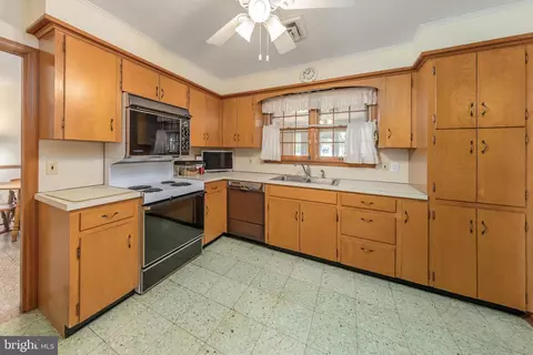 Kitchen - 112 Monroe Ave, Pitman, NJ 08071 photo 2 of 2