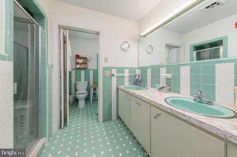 Bath - 112 Monroe Ave, Pitman, NJ 08071 photo 2 of 2