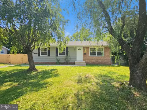 107 N Green St, Clayton, NJ 08312