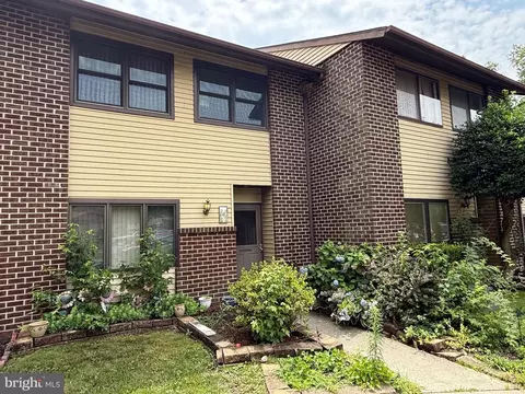 6 Buckthorn Ct, Woodbury, NJ 08096