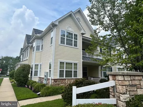 86 Pelican Pl, West Deptford, NJ 08086