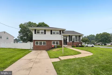 28 Cherry Ln, West Deptford, NJ 08096