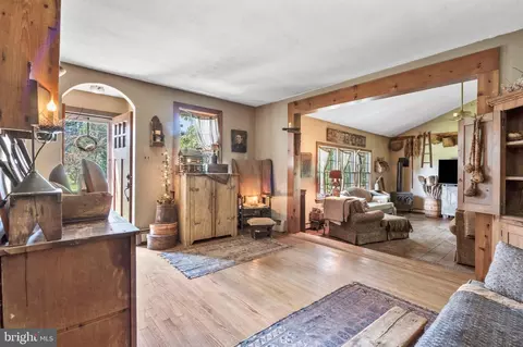 Entry Way - 5 Central Ave, Pitman, NJ 08071 photo 2 of 11