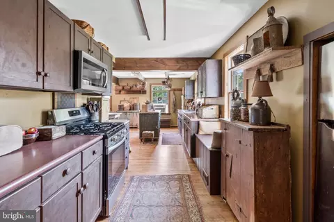 Entry Way - 5 Central Ave, Pitman, NJ 08071 photo 5 of 11
