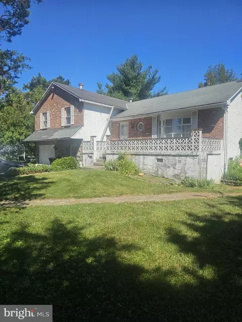 325 7th Ave, Glassboro, NJ 08028