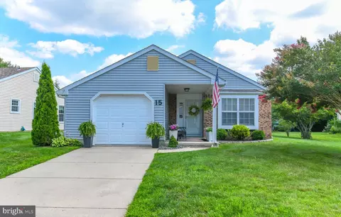 15 Blanchard Dr, Woodbury, NJ 08096