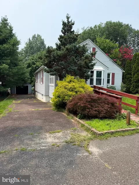 304 Pine St, Turnersville, NJ 08012