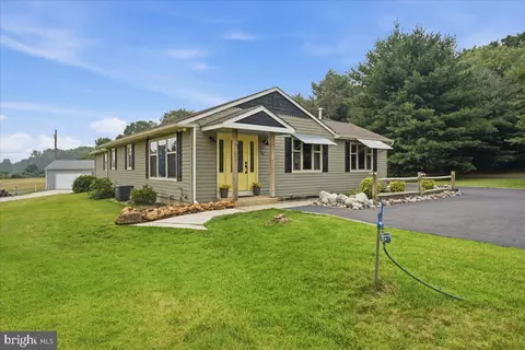 Exterior - 76 E Tomlin Station Rd, Mickleton, NJ 08056 photo 3 of 7