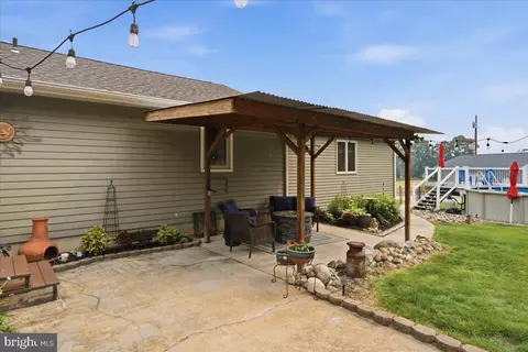 Exterior - 76 E Tomlin Station Rd, Mickleton, NJ 08056 photo 6 of 7