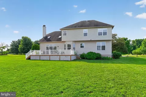 Exterior - 705 Elaine Dr, Mickleton, NJ 08056 photo 5 of 9