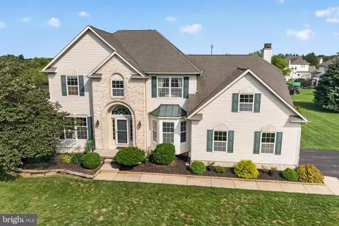 Exterior - 705 Elaine Dr, Mickleton, NJ 08056 photo 7 of 9