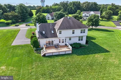 Exterior - 705 Elaine Dr, Mickleton, NJ 08056 photo 9 of 9