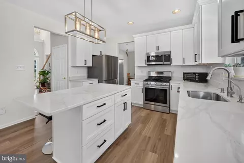 Kitchen - 705 Elaine Dr, Mickleton, NJ 08056 photo 4 of 5