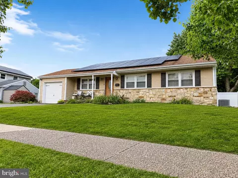 5 Whitman Ter, Blackwood, NJ 08012