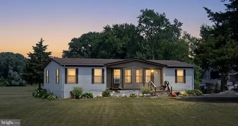 500 Orbanus Ln, Williamstown, NJ 08094