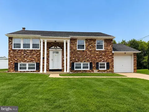 104 Chatham Rd, Blackwood, NJ 08012