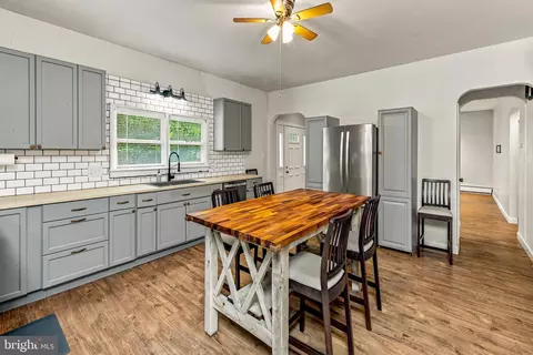 480 N Main St, Clayton, NJ 08312