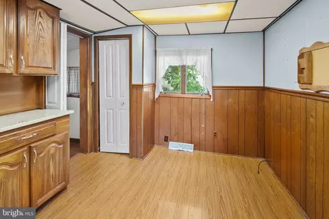 Entry Way - 371 E Holly Ave, Pitman, NJ 08071 photo 1 of 2