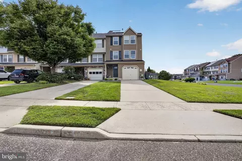 22 Canterbury Ct, Glassboro, NJ 08028