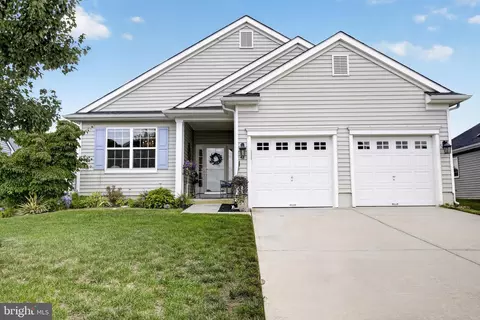 48 E Dehart Ave, Clayton, NJ 08312
