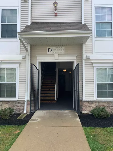 110 Lionheart Ln, West Deptford, NJ 08086