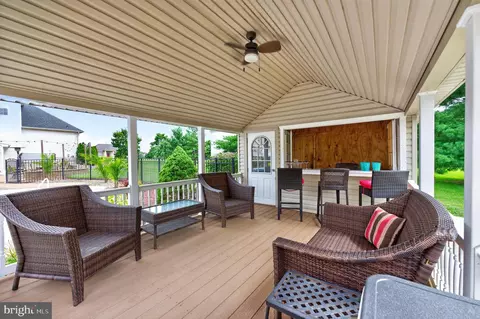 Exterior - 712 Rachael Dr, Mickleton, NJ 08056 photo 7 of 9