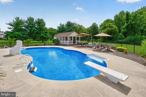 Exterior - 712 Rachael Dr, Mickleton, NJ 08056 photo 5 of 9