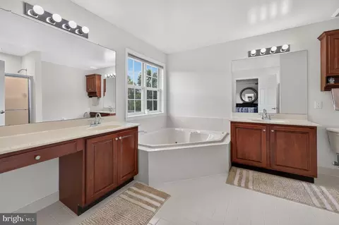 Bath - 712 Rachael Dr, Mickleton, NJ 08056 photo 2 of 3