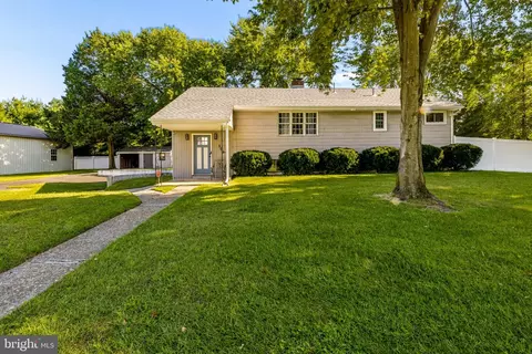 105 Ledden Ln, Blackwood, NJ 08012