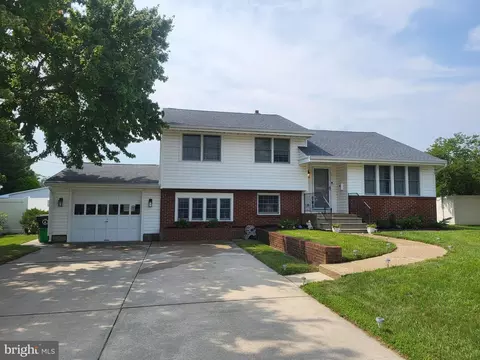 2 Cedar Cir, West Deptford, NJ 08096