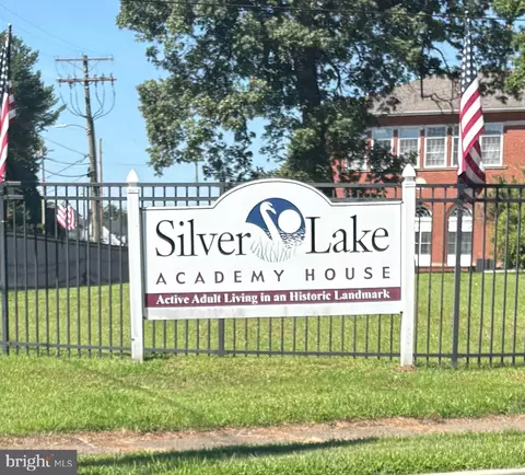 100 Aura Rd #404, Clayton, NJ 08312