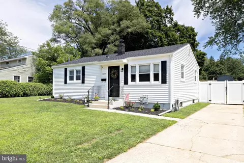 559 Lynne Dr, Clayton, NJ 08312