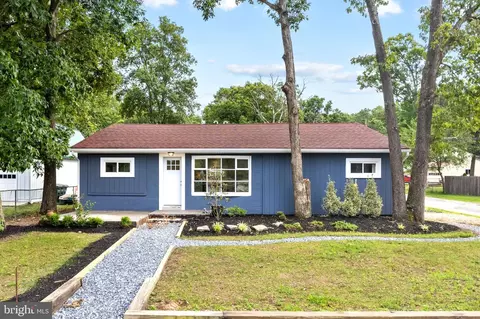 2105 Lakeside Dr, Williamstown, NJ 08094