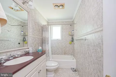 Bath - 608 Hudson Ave, Pitman, NJ 08071 photo 2 of 2
