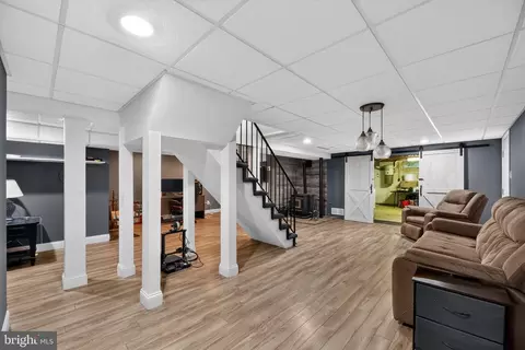 Entry Way - 528 Pitman Ave, Pitman, NJ 08071 photo 5 of 5